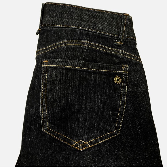 Democracy Ab-Solution Capris Dark Wash Size 6 - Picture 3 of 4